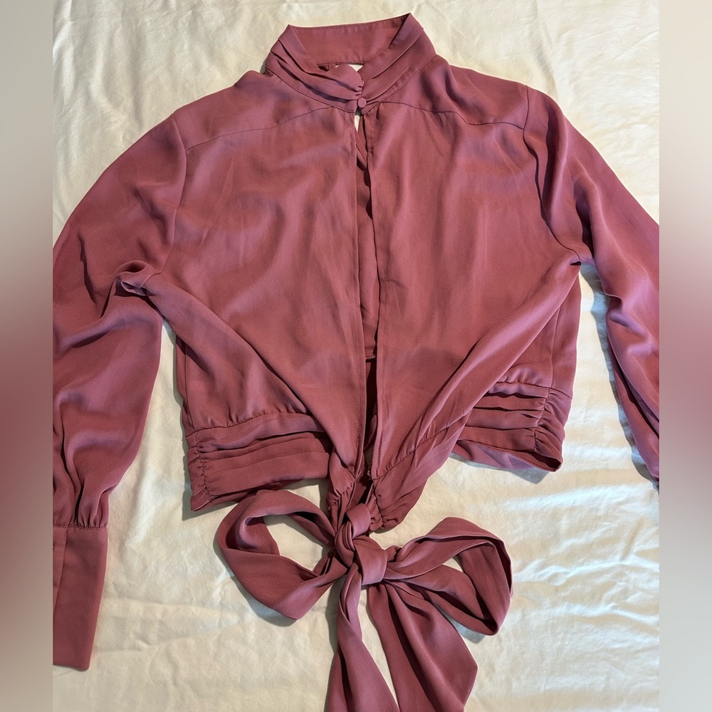 Gabrielle Union New York And Company Blouse. Size Large EUC‎ Light